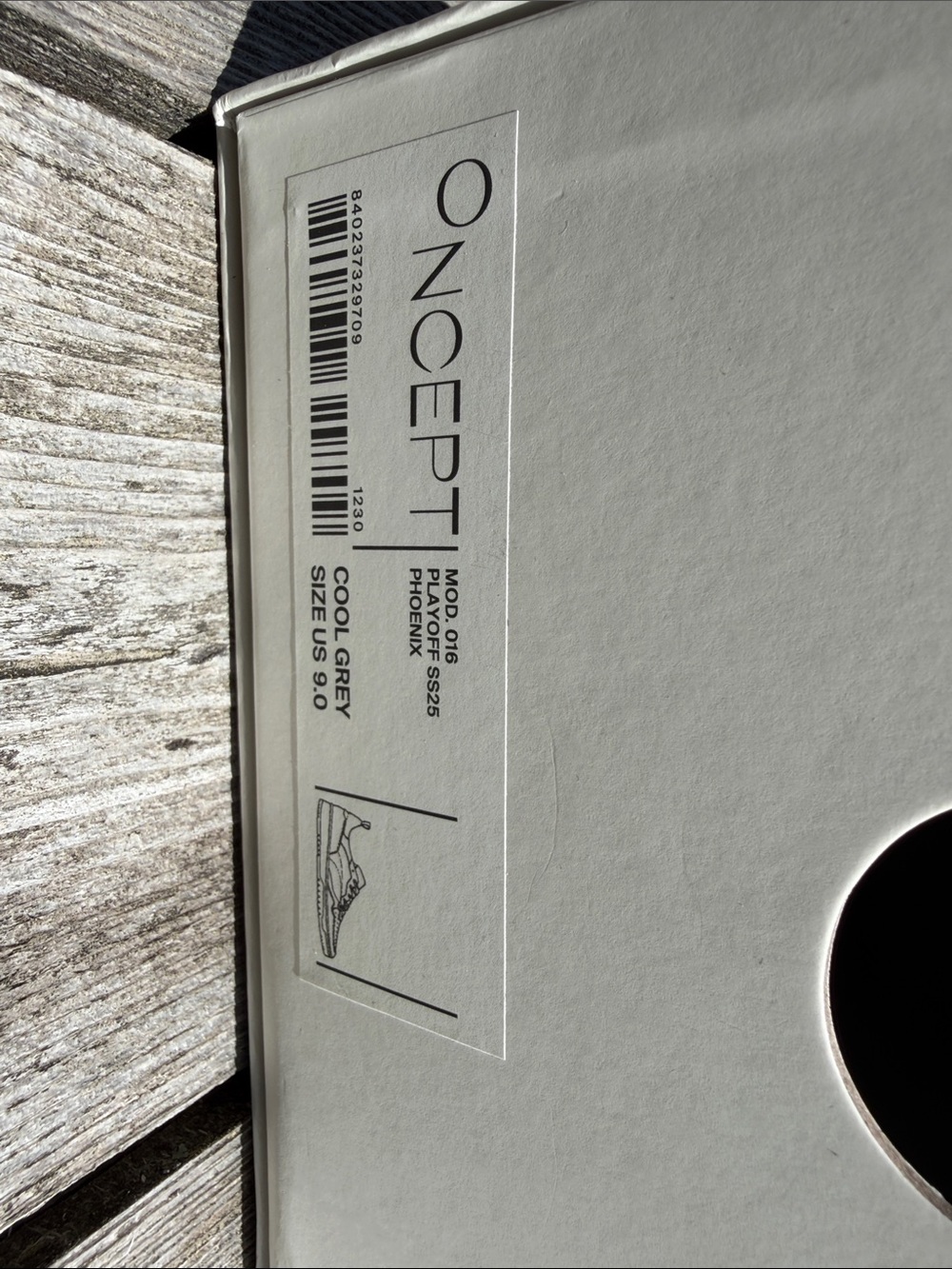 Oncept Women's Phoenix Sneakers with Lavender Laces, like new, 9 - Picture 10 of 12